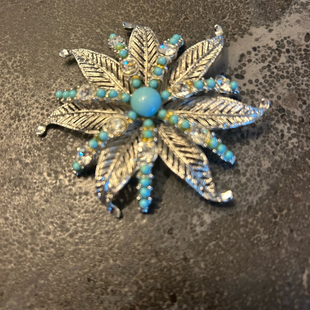 Vintage silver tone & turquoise Floral Brooch Working latch. No stones missing